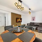 Mohost Luxury Landing Complex Qualis Lejlighed