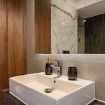 Mohost Luxury Landing Complex Qualis *