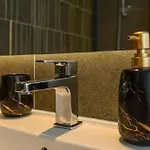Mohost Luxury Landing Complex Qualis
