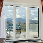 Mohost Luxury Landing Complex Qualis *