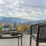 Mohost Luxury Landing Complex Qualis