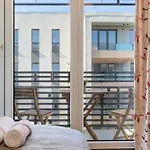 Mohost Luxury Landing Complex Qualis