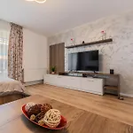 Mohost Luxury Landing Complex Qualis