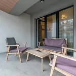 Mohost Luxury Landing Complex Qualis *