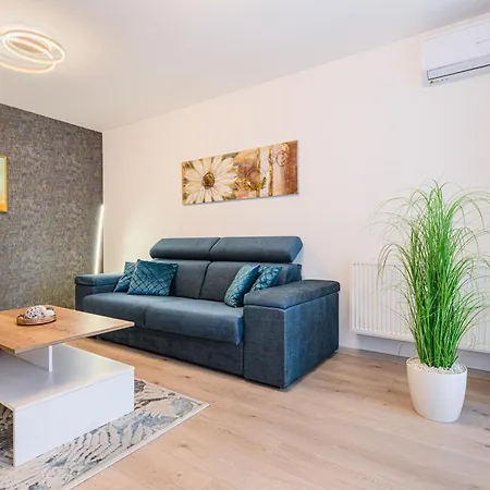 Luxury Landing Complex Qualis *