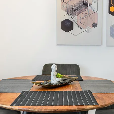 Mohost Luxury Landing Complex Qualis *