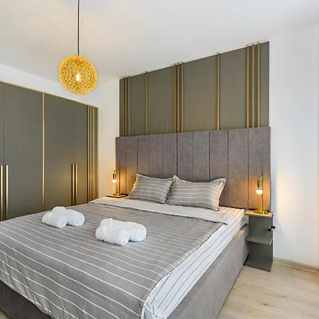 Mohost Luxury Landing Complex Qualis *