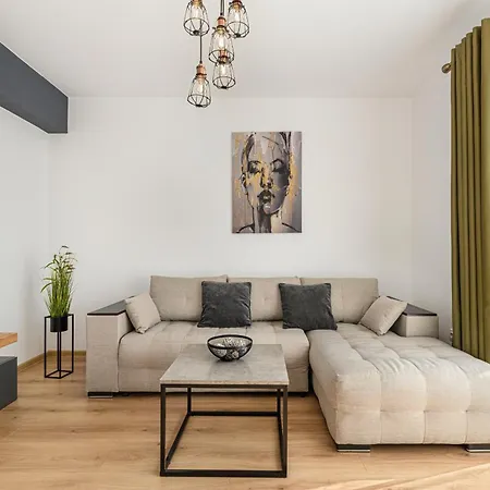 Luxury Landing Complex Qualis *