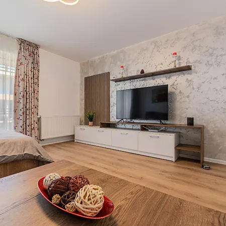 Luxury Landing Complex Qualis