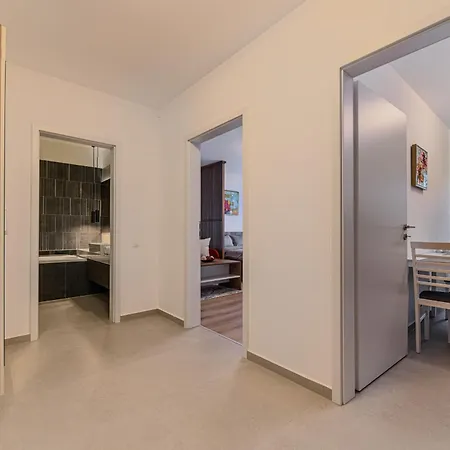 Mohost Luxury Landing Complex Qualis Apartment