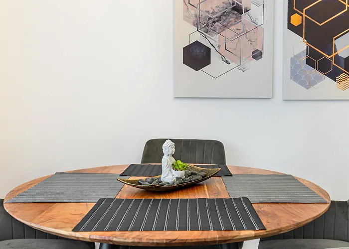 Mohost Luxury Landing Complex Qualis *