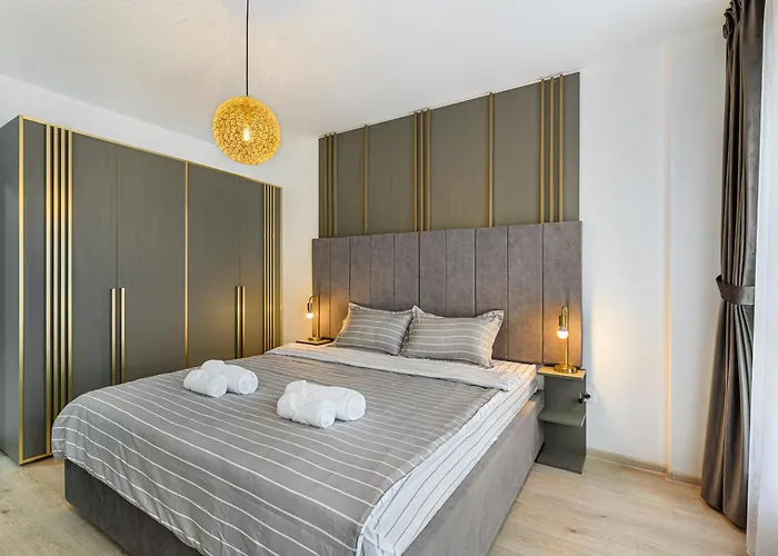 Mohost Luxury Landing Complex Qualis *