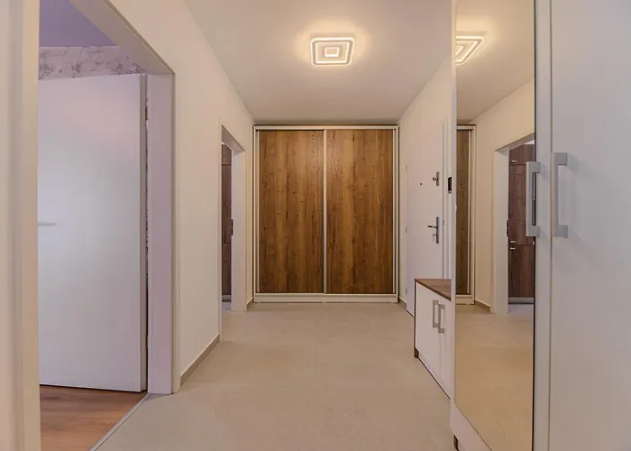 Mohost Luxury Landing Complex Qualis *